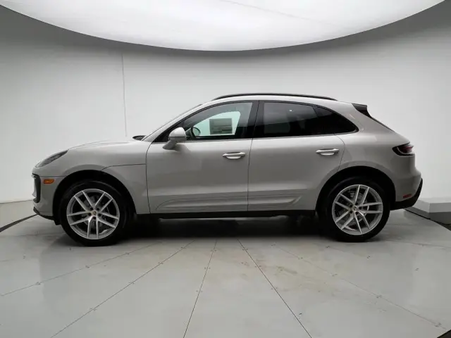 2026 Porsche Macan T - Photo 14