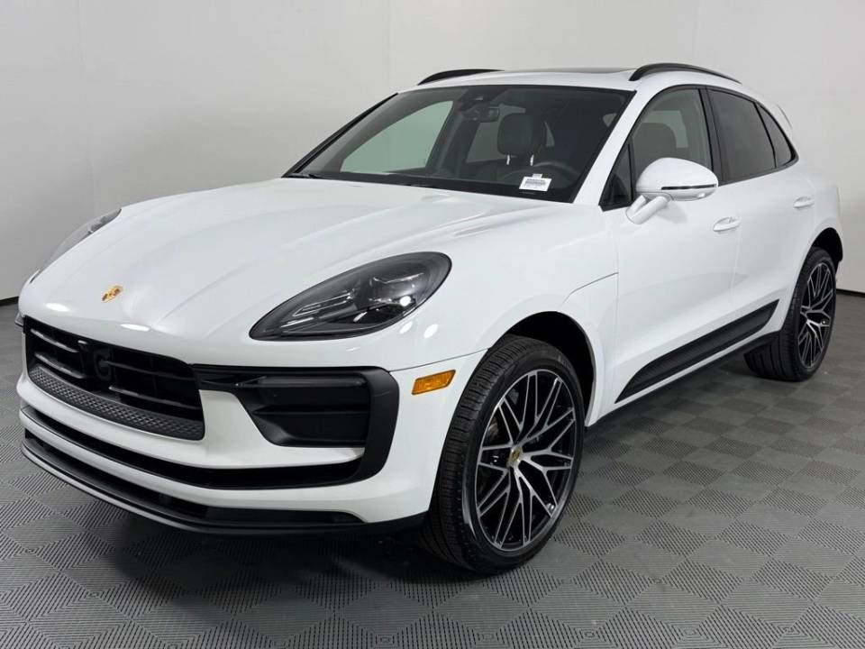 2026 Porsche Macan Base