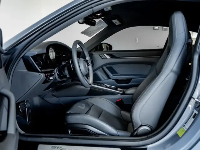 2024 Porsche 911 - Photo 38