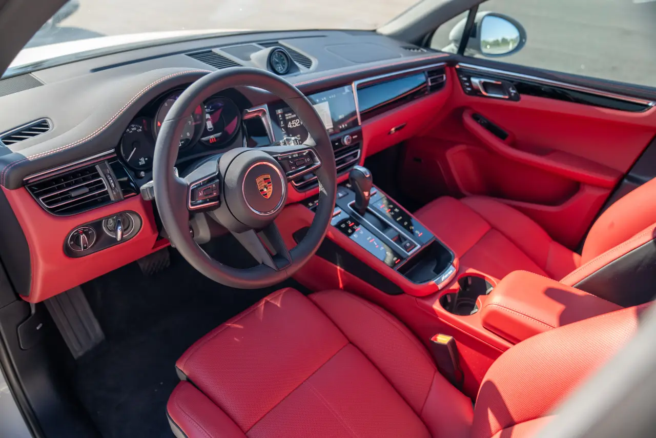 2026 Porsche Macan S - Photo 32