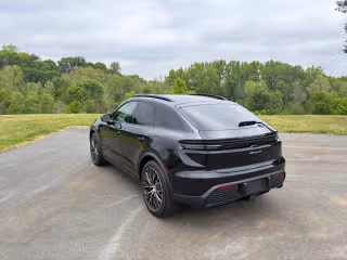 2026 Porsche Macan Base - Photo 17