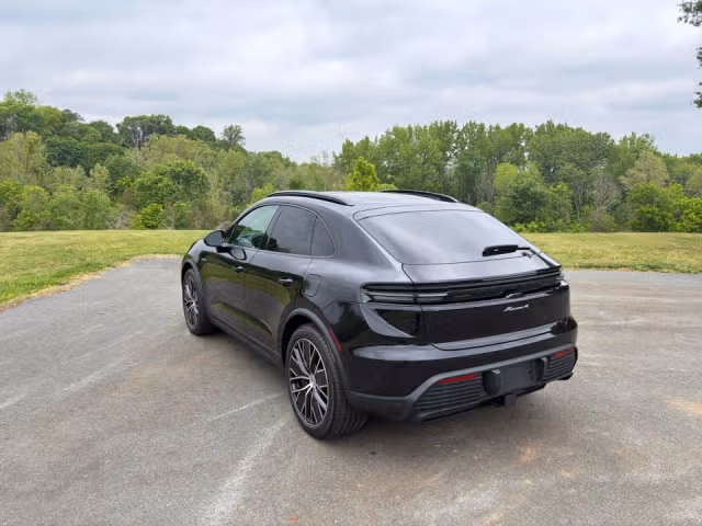 2026 Porsche Macan Base - Photo 18