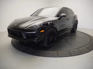 2023 Porsche Cayenne GTS's photo