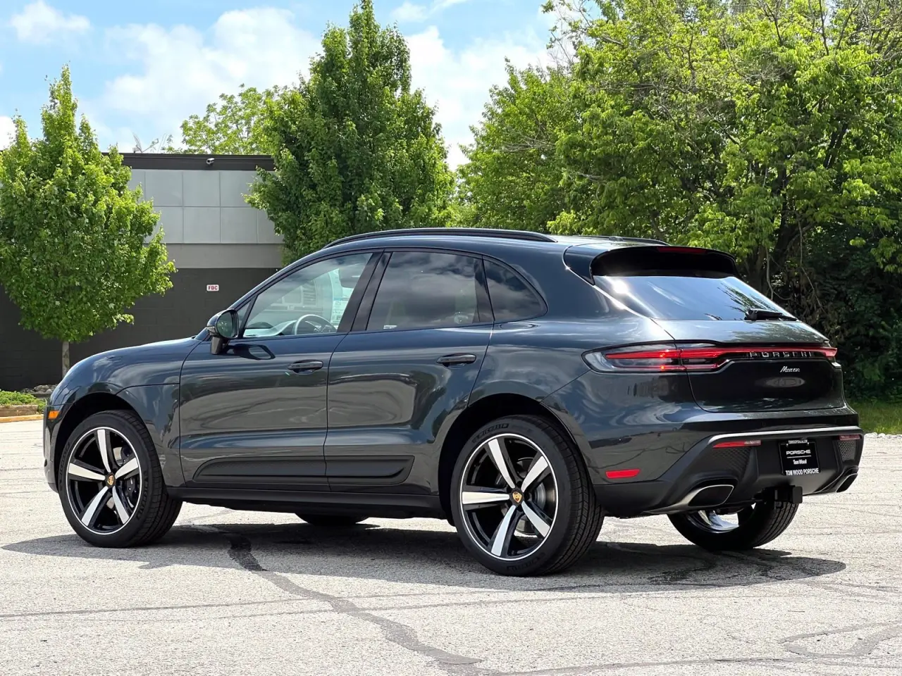 2026 Porsche Macan T - Photo 24