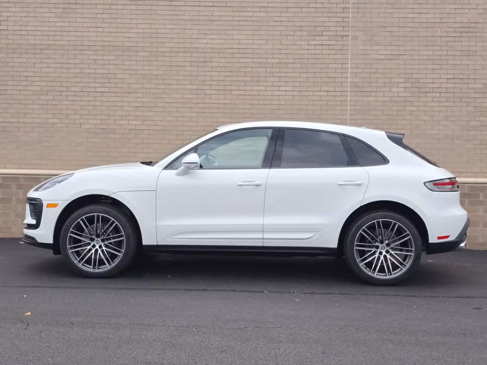 2026 Porsche Macan Base - Photo 11
