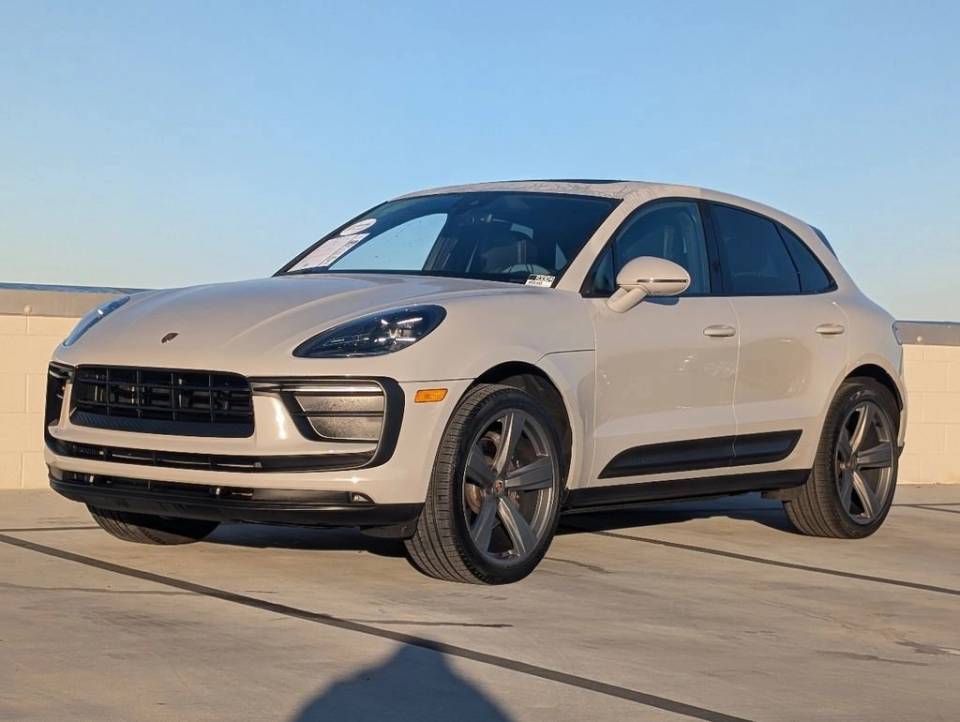 2022 Porsche Macan Base