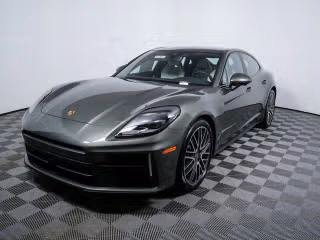 2026 Porsche Panamera 4's photo