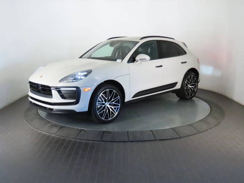 2022 Porsche Macan Base