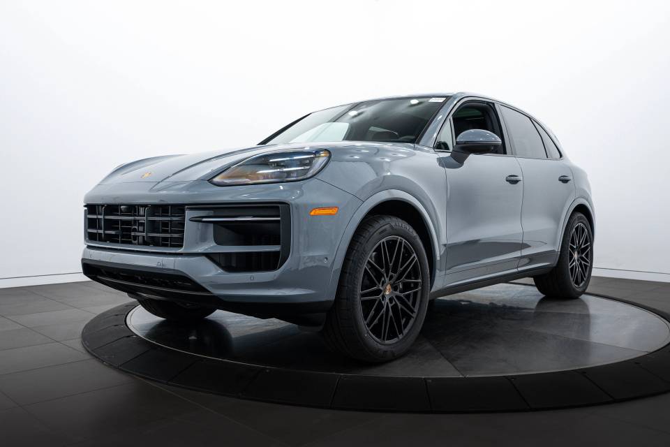2025 Porsche Cayenne Base
