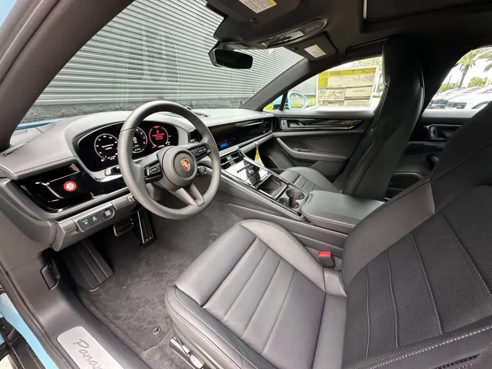 2026 Porsche Panamera 4 E-Hybrid - Photo 31