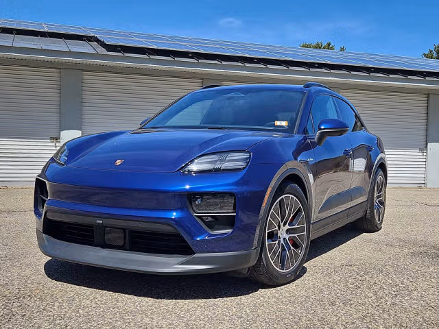 Used 2025 Porsche Macan S with VIN WP1AB2XA4SL154202 for sale in Stratham, NH