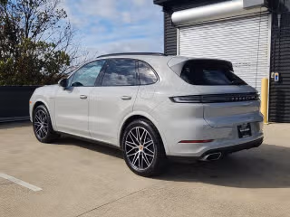 2025 Porsche Cayenne E-Hybrid - Photo 17
