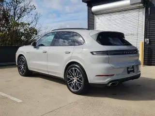 2025 Porsche Cayenne E-Hybrid - Photo 21