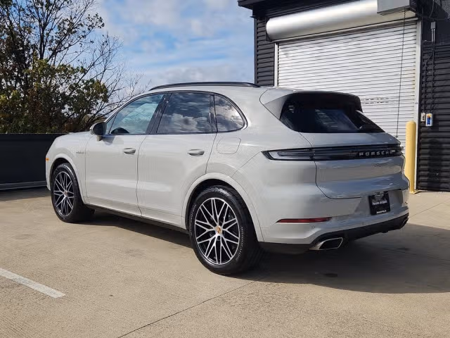 2025 Porsche Cayenne E-Hybrid - Photo 18