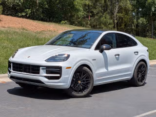 2026 Porsche Cayenne E-Hybrid's photo