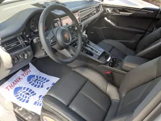 2026 Porsche Macan T - Photo 29