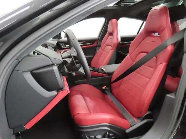 2026 Porsche Panamera Turbo E-Hybrid - Photo 38