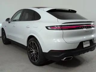 2026 Porsche Cayenne Coup E-Hybrid - Photo 21