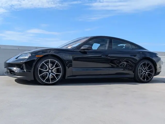 2026 Porsche Taycan Base - Photo 14