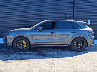 2026 Porsche Cayenne GTS - Photo 9