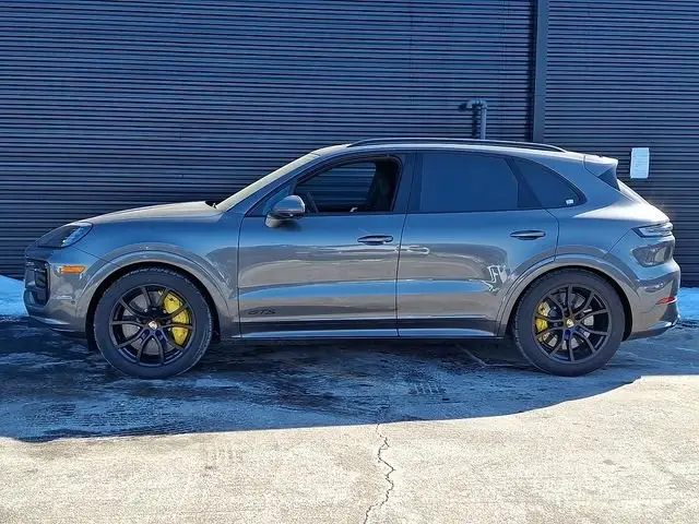 2026 Porsche Cayenne GTS - Photo 15