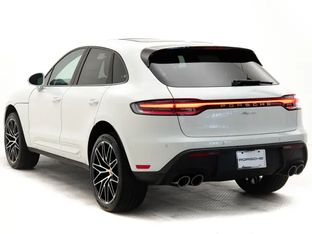 2025 Porsche Macan T - Photo 22