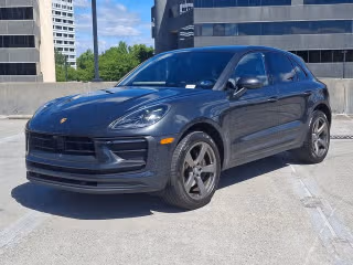 2023 Porsche Macan's photo