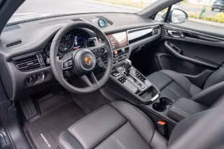 2026 Porsche Macan T - Photo 25