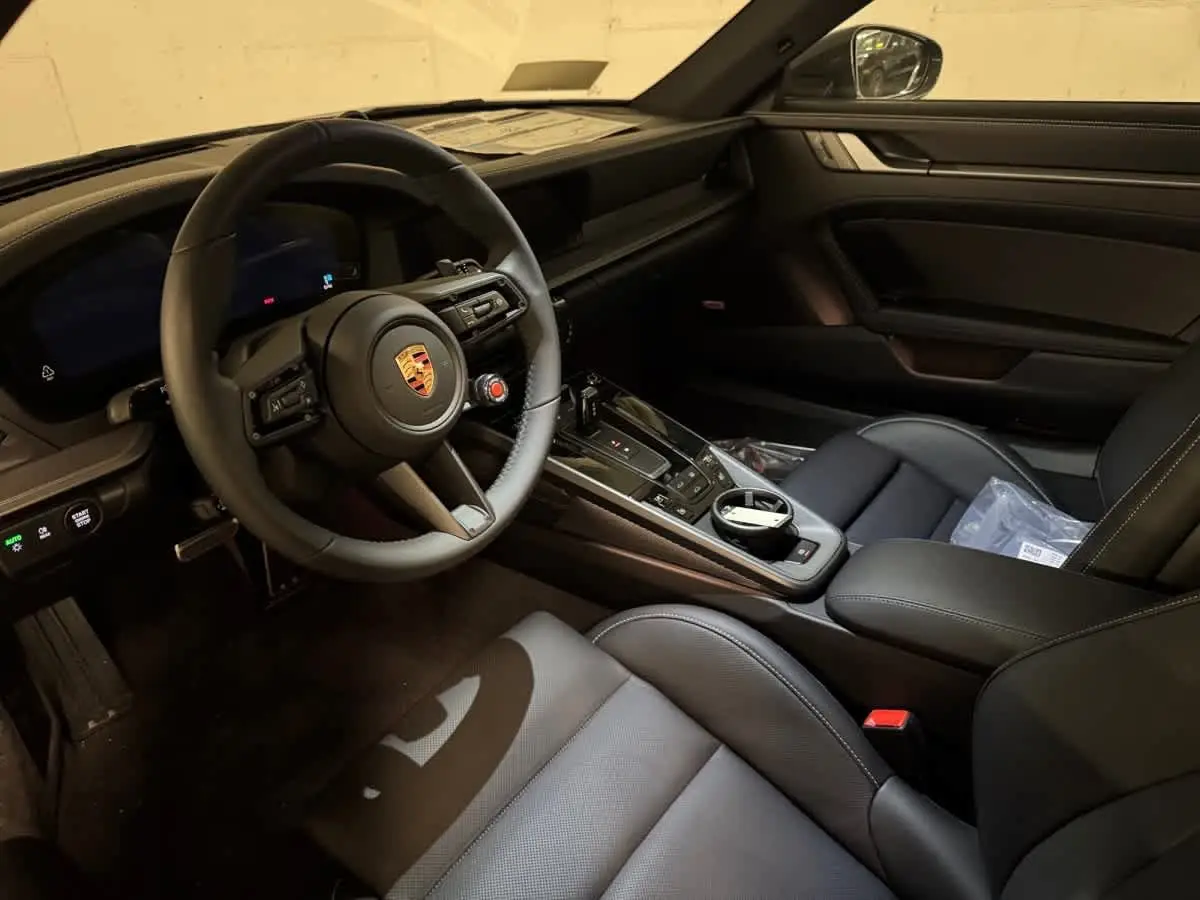 2026 Porsche 911 S - Photo 32