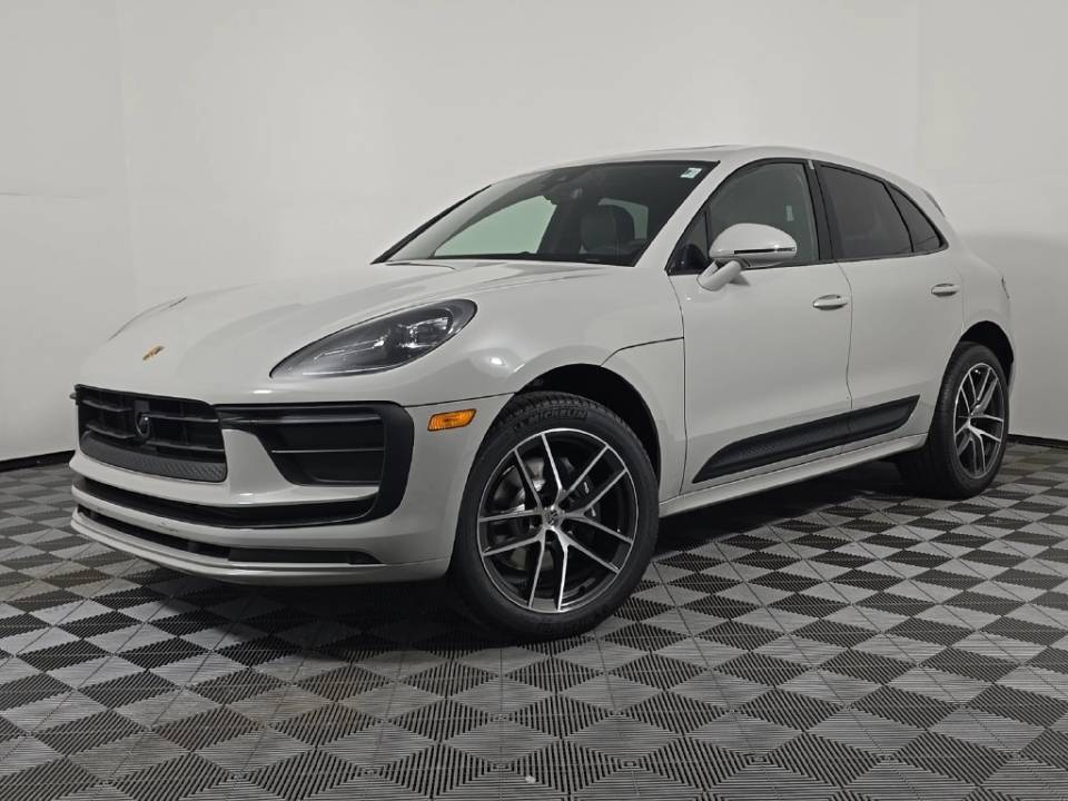2026 Porsche Macan Base