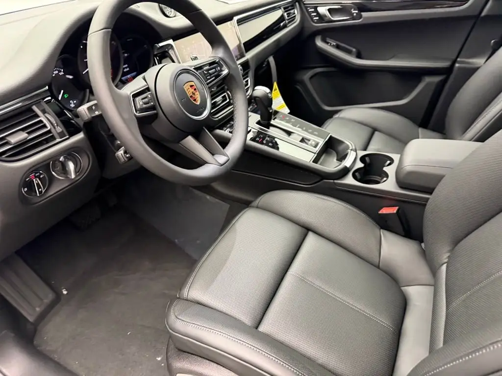 2026 Porsche Macan Base - Photo 32