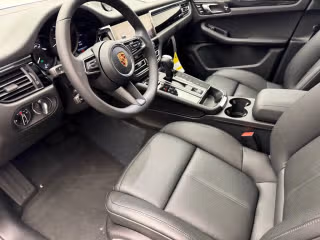 2026 Porsche Macan Base - Photo 25
