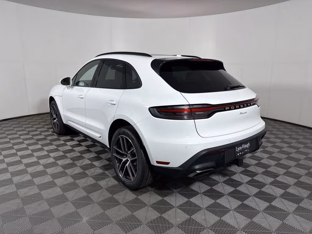 2025 Porsche Macan - Photo 20