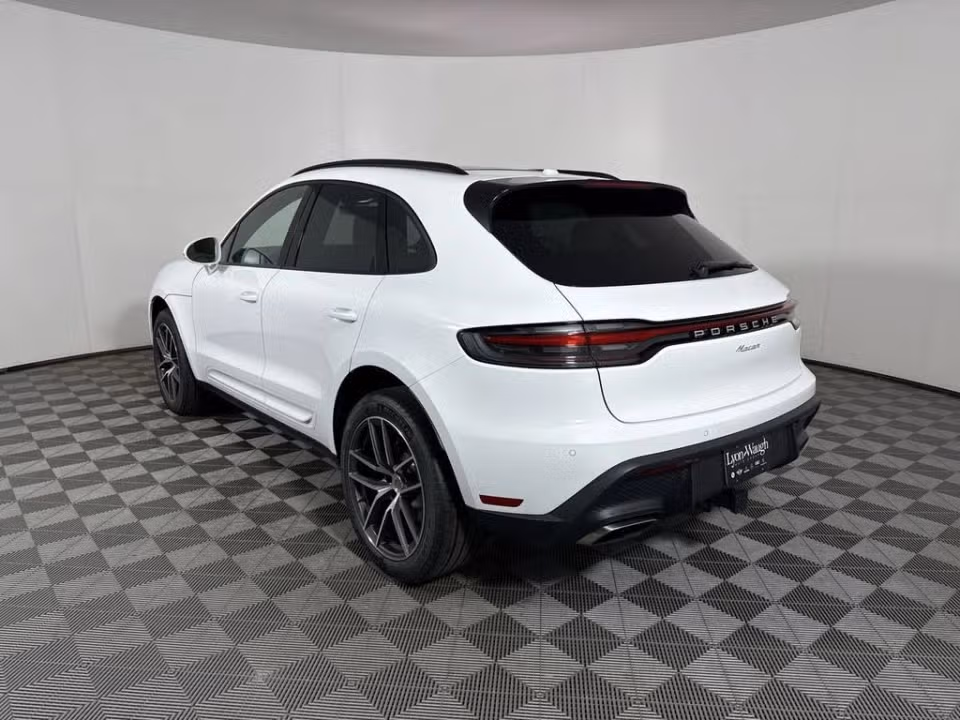2025 Porsche Macan - Photo 19