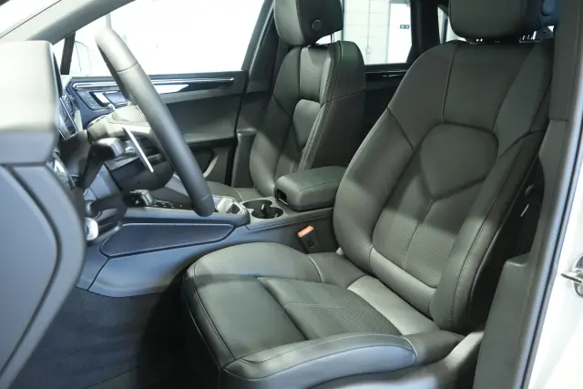 2026 Porsche Macan Base - Photo 38