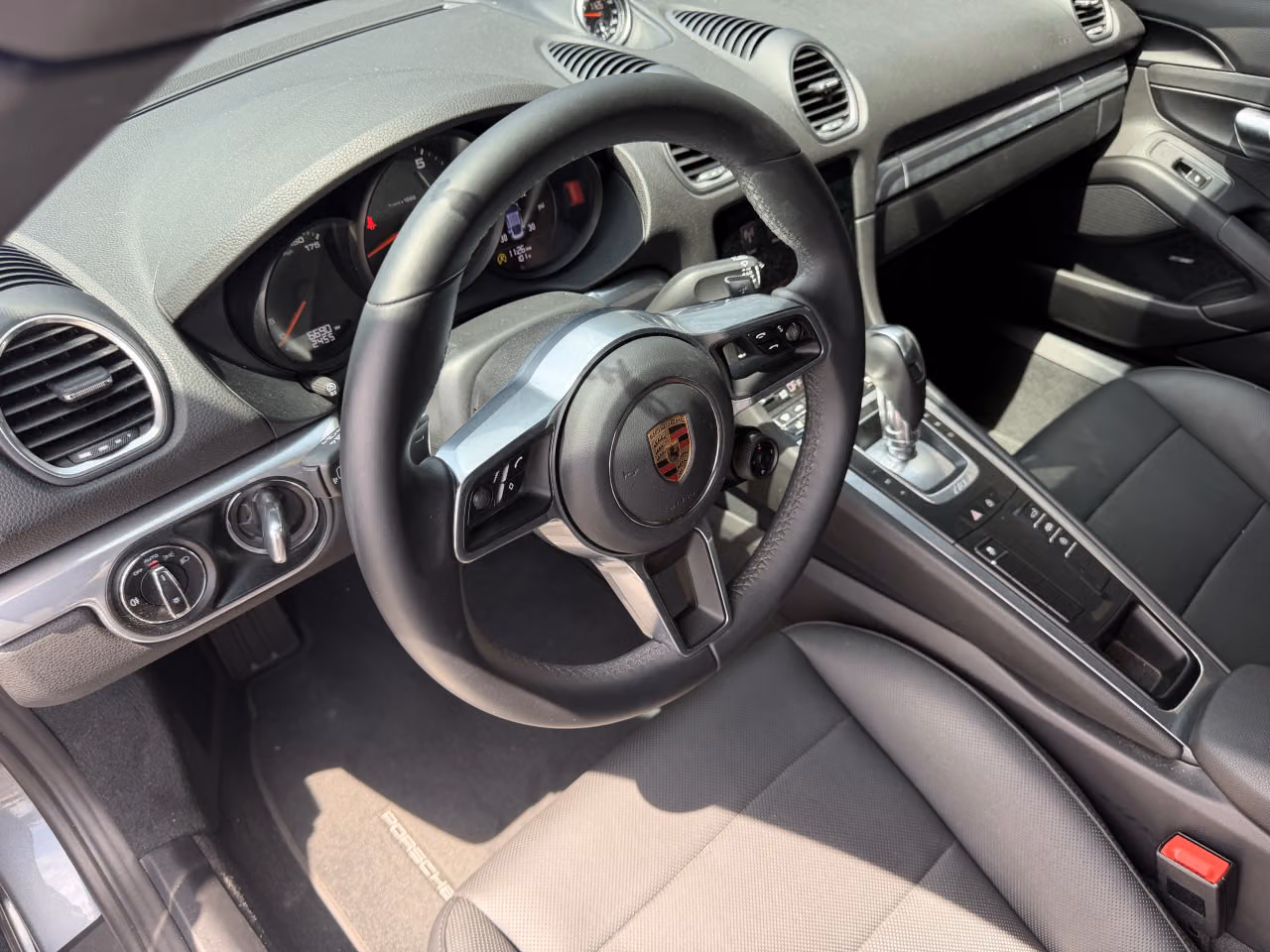 2025 Porsche 718 28