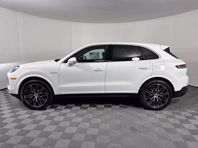 2026 Porsche Cayenne E-Hybrid - Photo 10