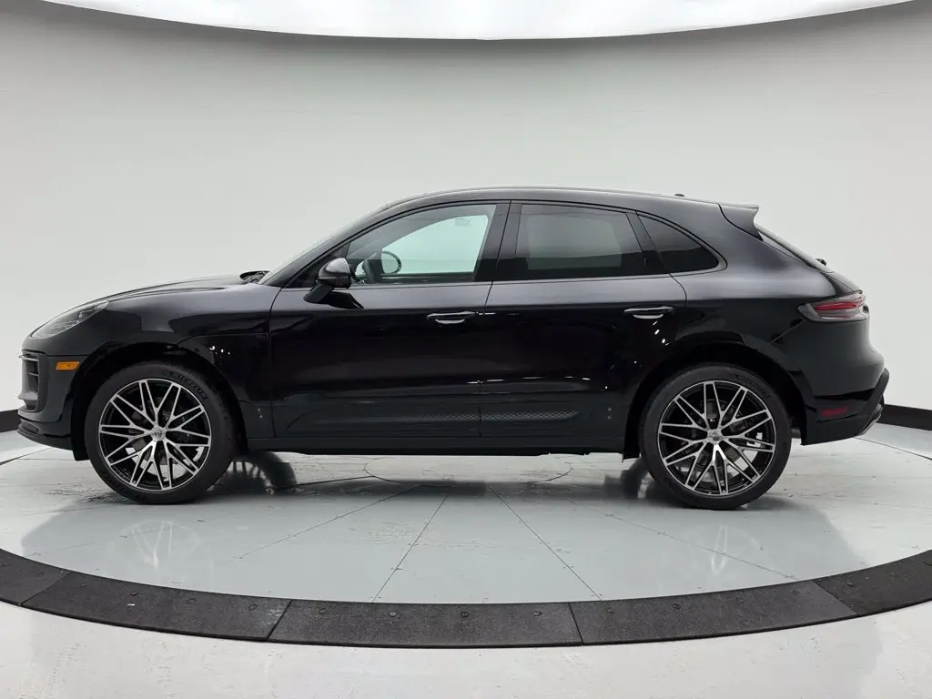 2026 Porsche Macan Base - Photo 16