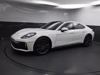 2026 Porsche Panamera 4's photo