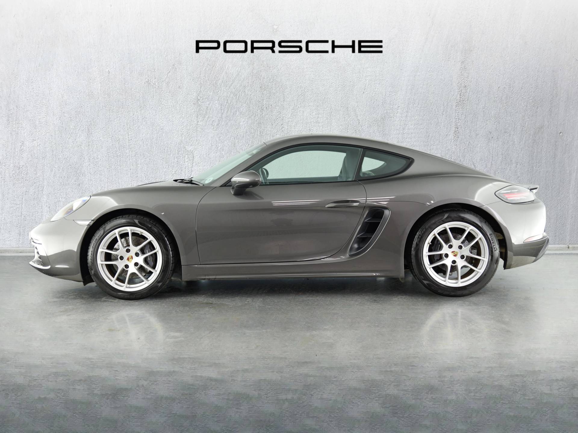 718 Cayman, photo 2 of 35