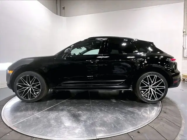 2026 Porsche Macan - Photo 14