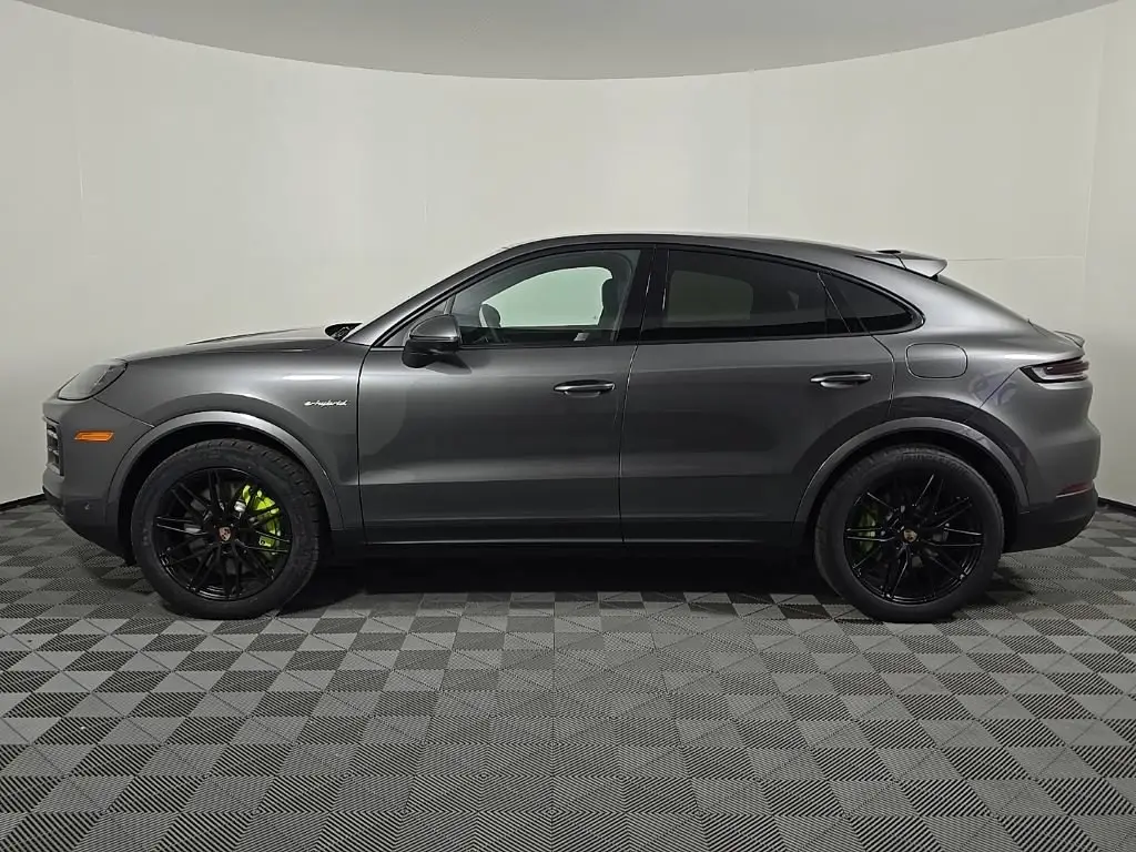 2025 Porsche Cayenne Coup E-Hybrid - Photo 16