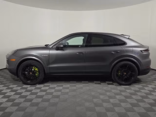 2025 Porsche Cayenne Coup E-Hybrid - Photo 10