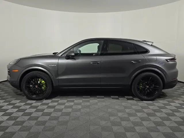 2025 Porsche Cayenne Coup E-Hybrid - Photo 14