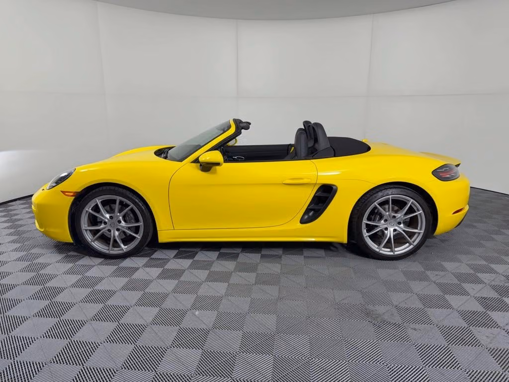 2025 Porsche 718 12