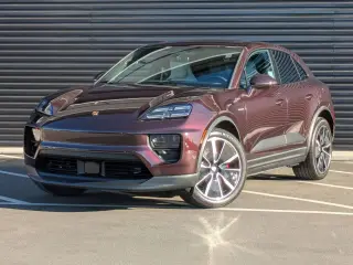 2025 Porsche Macan 4S Electric