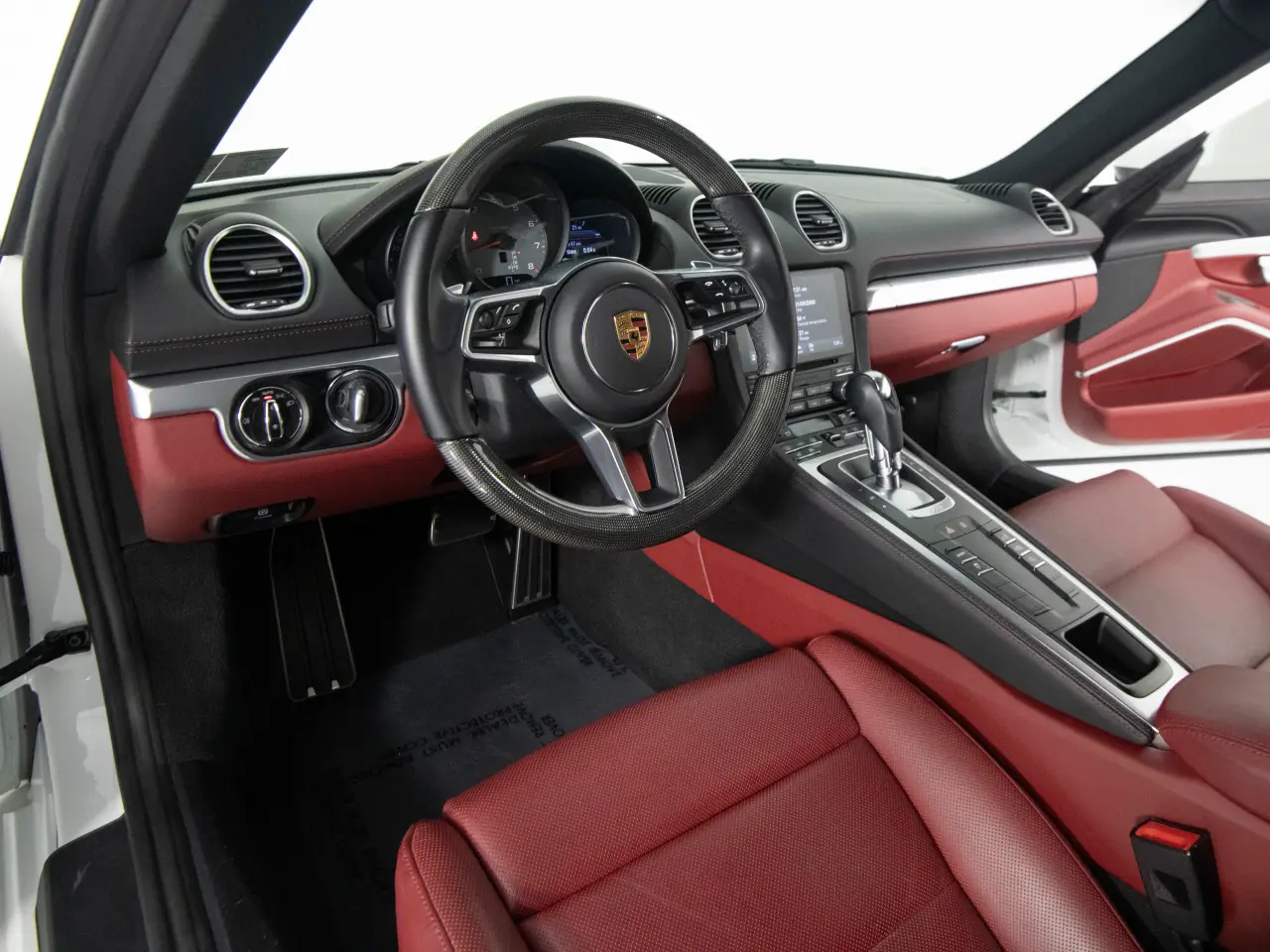 2024 Porsche 718 32