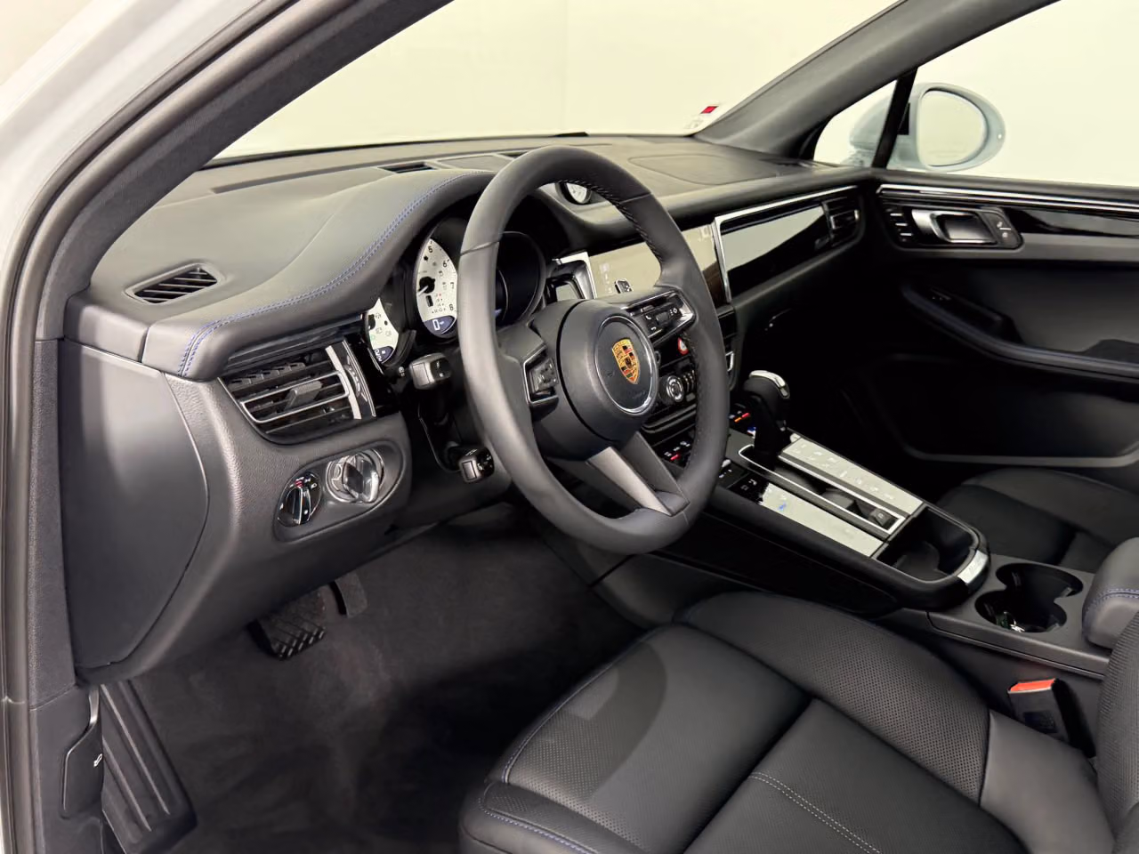 2026 Porsche Macan S - Photo 28