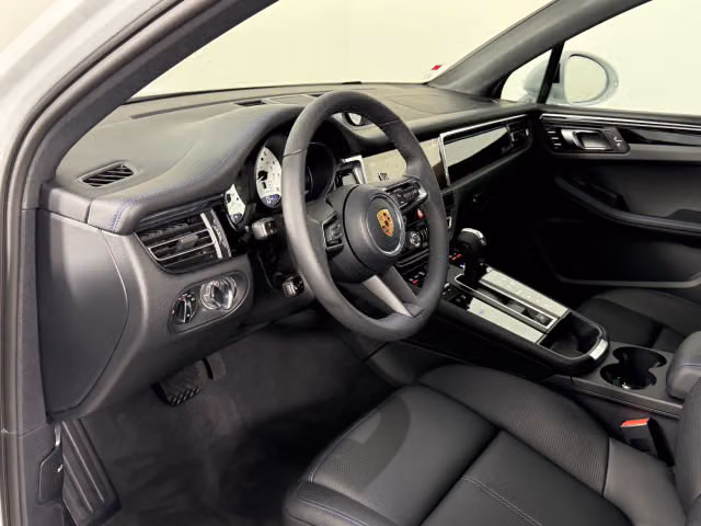 2026 Porsche Macan S - Photo 26