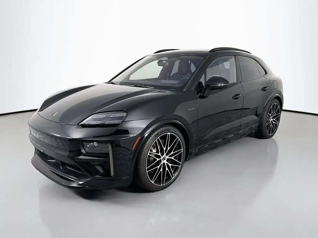 2025 Porsche Macan Turbo Electric - Photo 8
